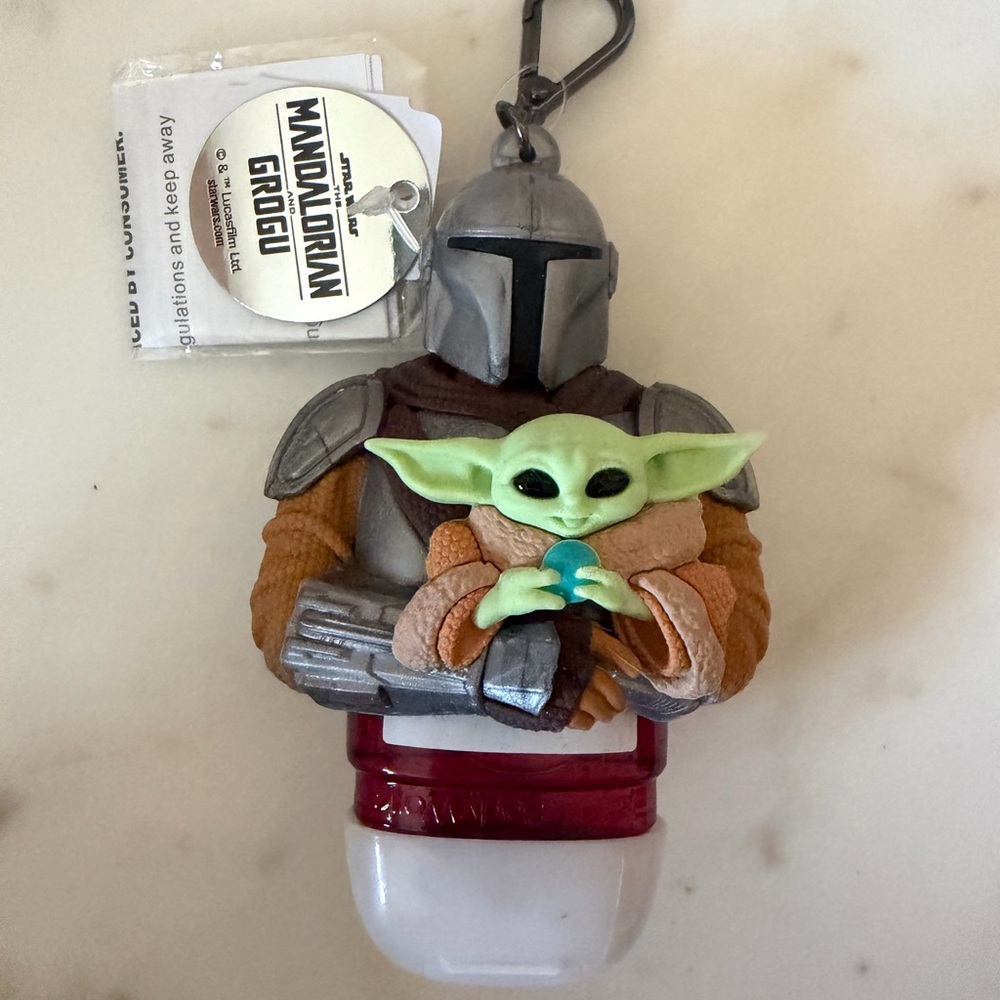 Star Wars The Mandalorian & Grogu Hand Sanitizer Holder – Green/Brown